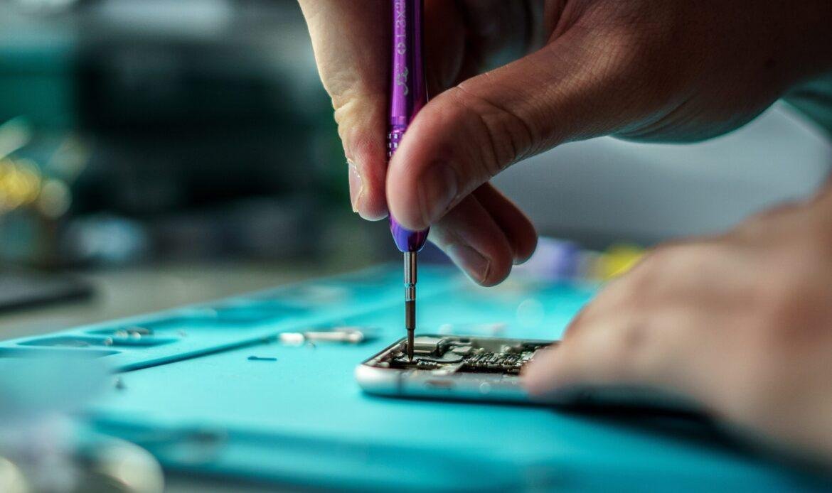 repair phones