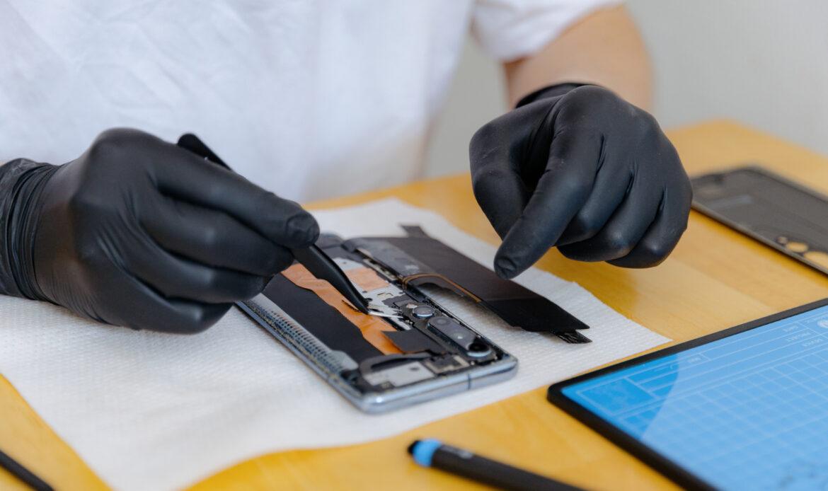 repair smartphone